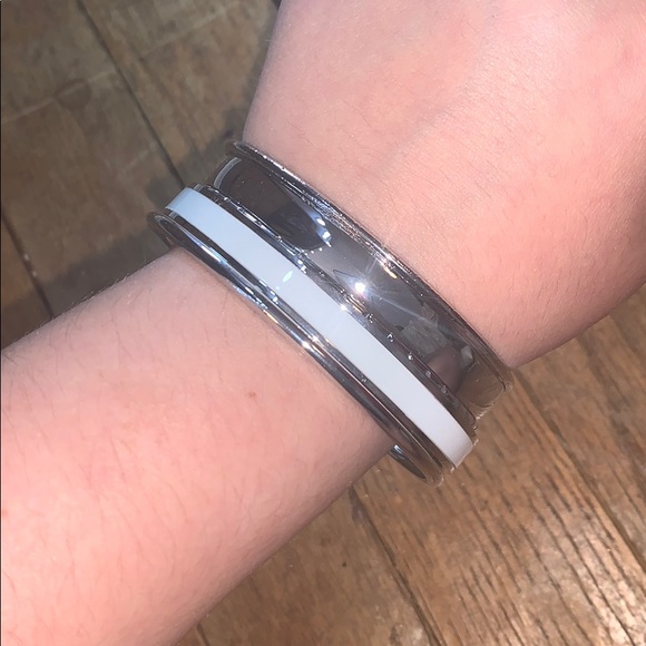 Bracelets - Picture 2 of 3